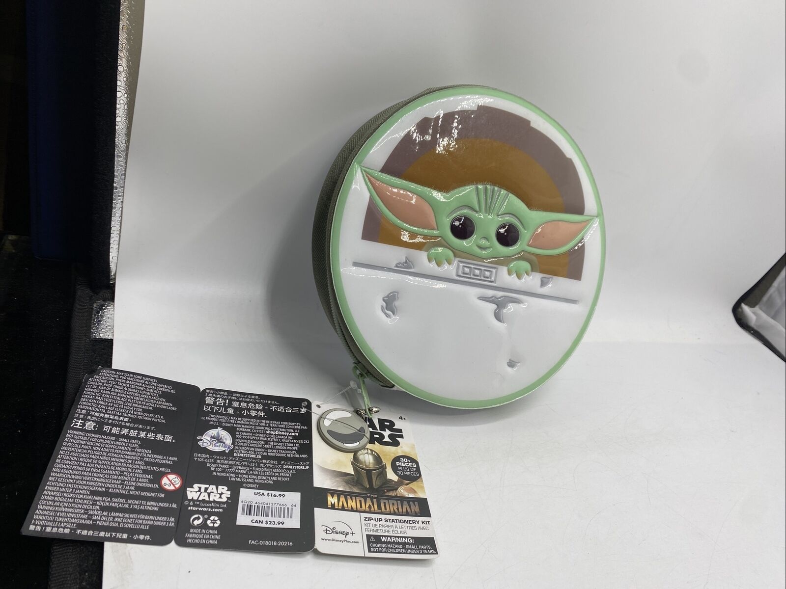 STAR WARS Mandalorian Baby Yoda The Child Zip Up Stationery Kit  30+ Pieces Lb