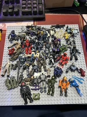 Mega Bloks Construx Lot of Halo / Call of Duty Mini Figures Parts Weapons Etc