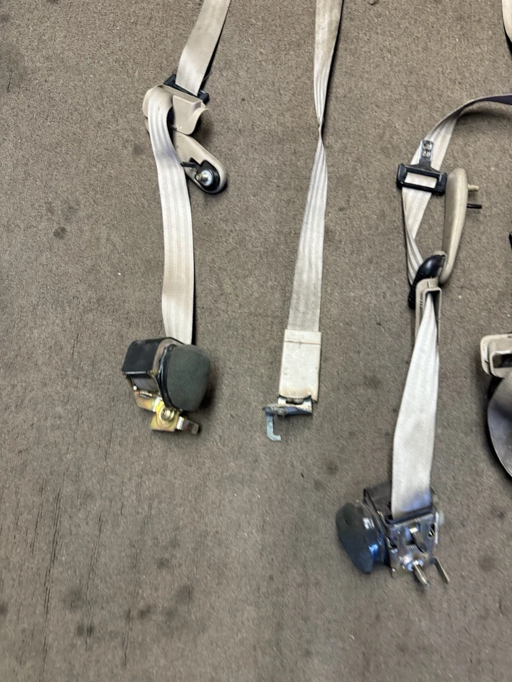 03-04 Ford Excursion SD Doble Cabina Cinturón de Seguridad Retractor Bronceado JUEGO DE FABRICANTE ORIGINAL Foto 4 de 4