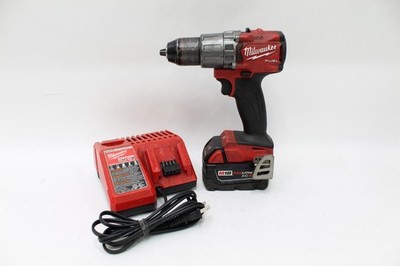 Milwaukee 2803-20 M18 FUEL 18V 1/2'' Drill/Driver Kit w/ XC 5.0 Ah Battery