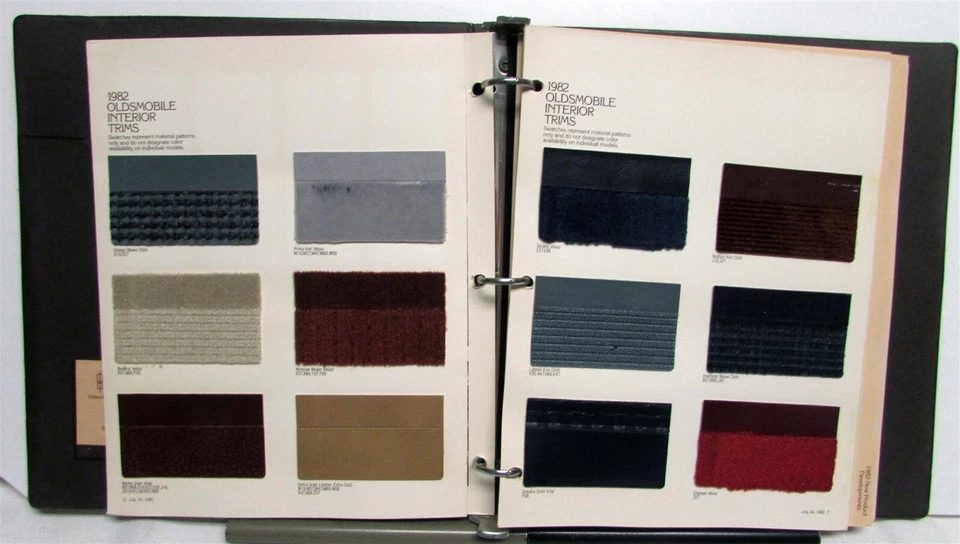 Álbum Oldsmobile Dealers 1982 Omega Cutlass Toronado Delta 88 Noventa y ocho Foto 3 de 4