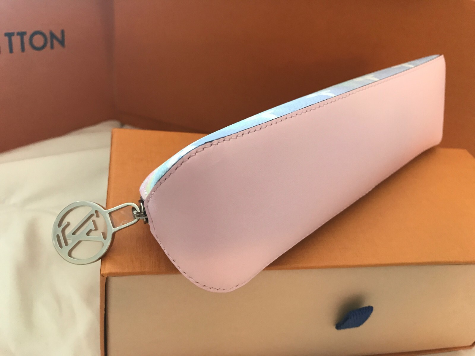 Elizabeth NWT LOUIS VUITTON ESCALE PENCIL BAG COSMETIC CASE PASTEL pouch wallet 