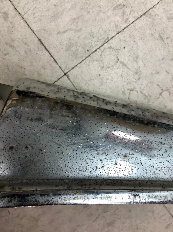 Chrysler Windsor 1949 convertible luz trasera derecha carcasa 1300637 nuevo en stock Foto 2 de 4