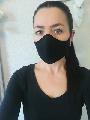Wiederverwendbare Gesichtsabdeckung schwarze Farbe handgefertigt