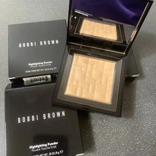New BOBBI BROWN HIGHLIGHTING POWDER SHADE QUARTZ GLOW,  IN BOX .28 OZ, Batch:A22