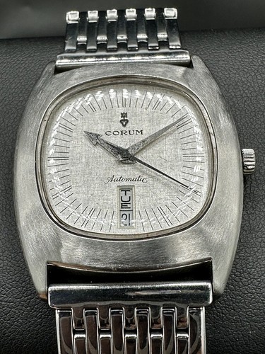 Corum Vintage Day Date Swiss Automatic 36mm x 42mm Cushion Case Circa 1970’s - Picture 5 of 12
