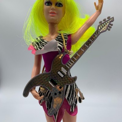 Hasbro Phyllis Pizzazz 1985 Jem- Misfits Doll W/Clothes, Guitar