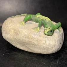 Resin Iguana 5”x 4”x 3” Figurine on a Resin Stone