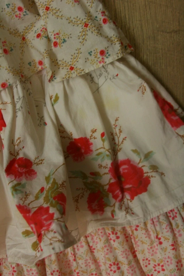 Vestido de sol Room Seven niñas talla 128 (8) usado en excelente estado con ligeras manchas Foto 3 de 4