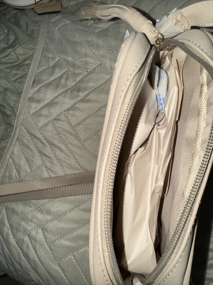 Bolso Bandolera Boho Geométrico Perforado Verano y Rosa Crema Neutro Foto 3 de 3