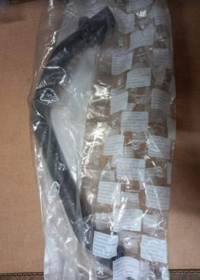 Peugeot 307 407 607 Expert Citroen C4 C5 C8 C4 Picasso 2.0 HDi Coolant Hose 