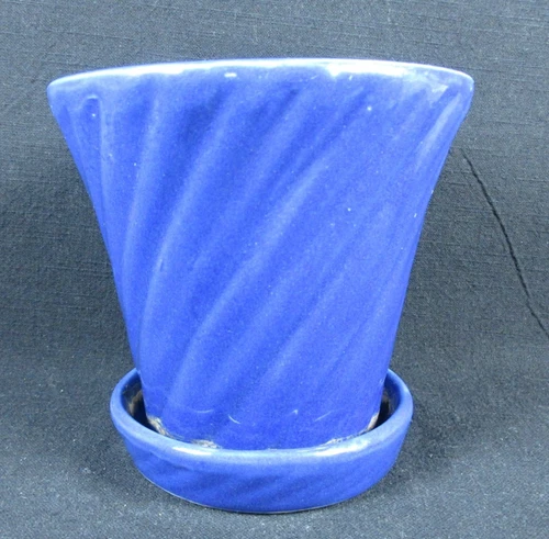 Shawnee Planter w/Saucer-Blue Swirl