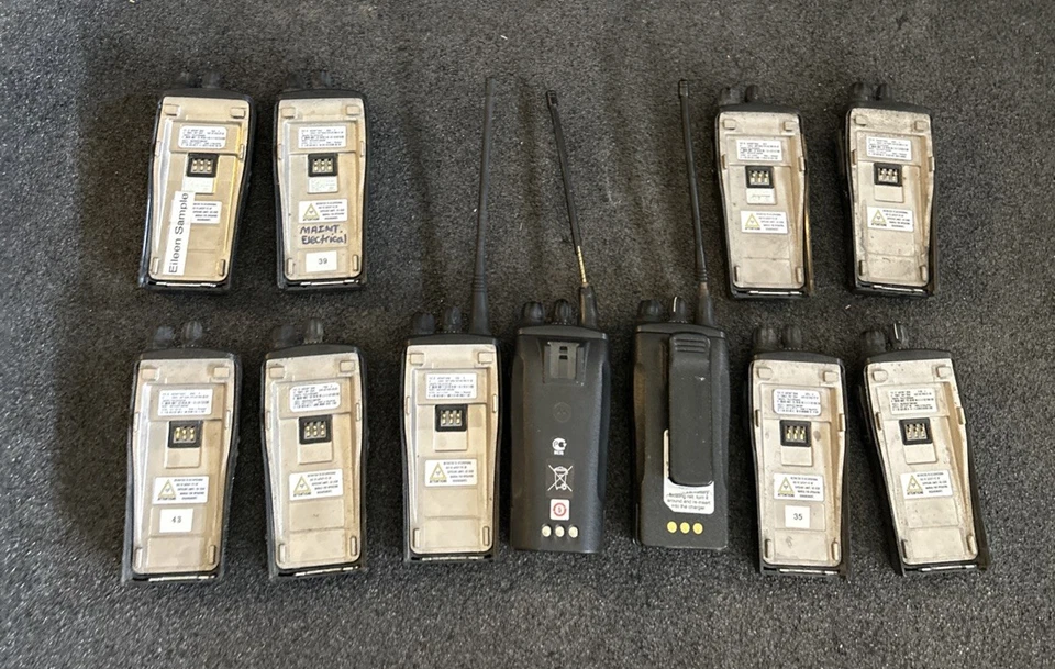 LOTE DE 11 Radio VHF Motorola PR400 146-174 MHz 32 Canales ***Modelo # varía** Foto 4 de 4