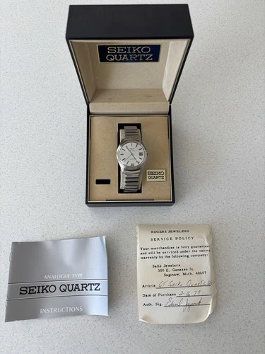 Vintage Seiko Quartz Men's Watch Silver Dial Date with Box & Papers