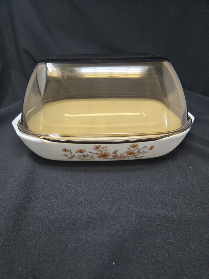 Pyrex Designs England County Autumn Dome Covered Roaster with box