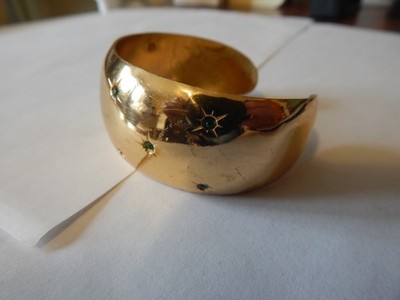 VTG 1960S CORO BRACLET CUFF GOLD TONE GREEN STONES MOD STARBUST