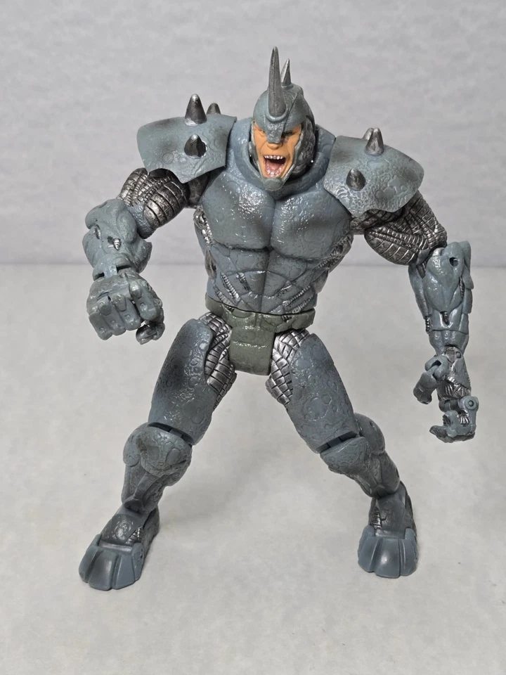 De colección 2004 Marvel Spider-Man Ultimate Rhino 6" y 1996 Total Armor Rhino 5" Foto 2 de 4
