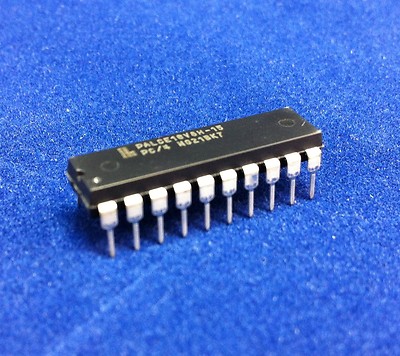PALCE16V8H-15PC/4 SPLD - Simple Programmable Logic Device 20 pin DIP ...