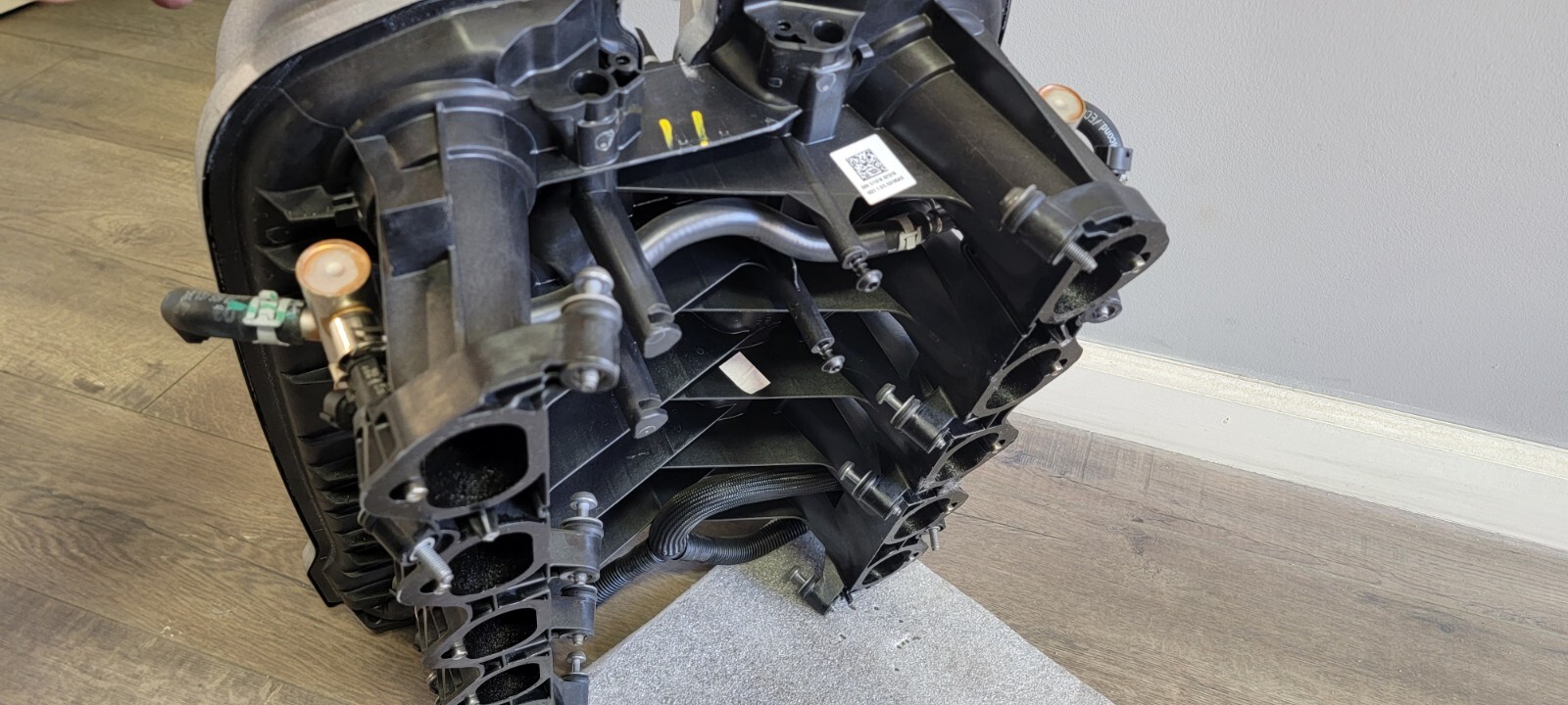 AUDI R8 V10 AIR INTAKE MANIFOLD OEM 07l133185AD 07l133185AC WITH FUEL RAILS 