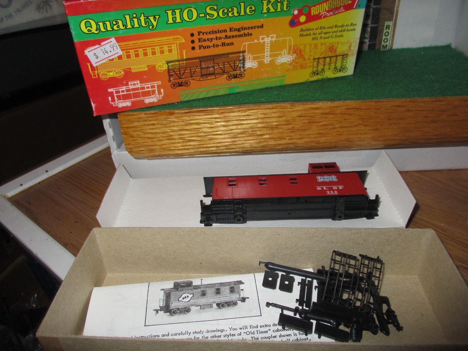 Roundhouse Products HO SCALE 30' 3 WINDOW CABOOSE ST LOU-SF-#03494~NEW in BOX