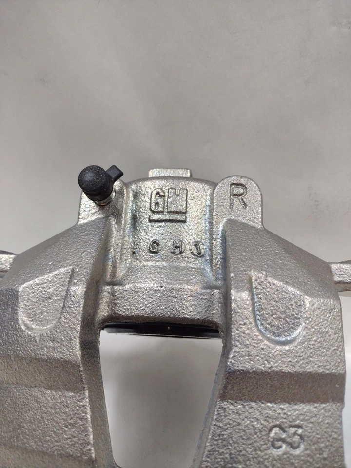 Conjunto de pinza de freno lateral del pasajero delantero GM 13532173 original OEM 13532173 Foto 3 de 4