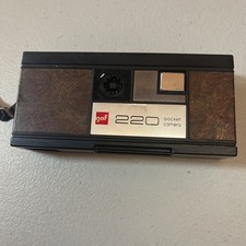 Vintage 70 s-80 s GAF 220 FILM Pocket Camera. Untested