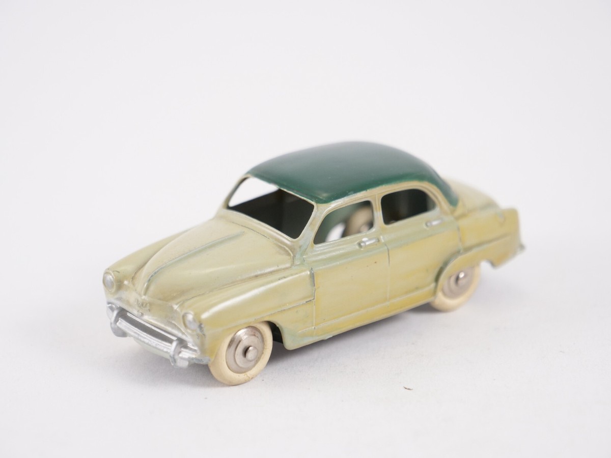 DINKY TOYS 24 U Simca Aronde Elysée monocolore Gueule Squale + Boite