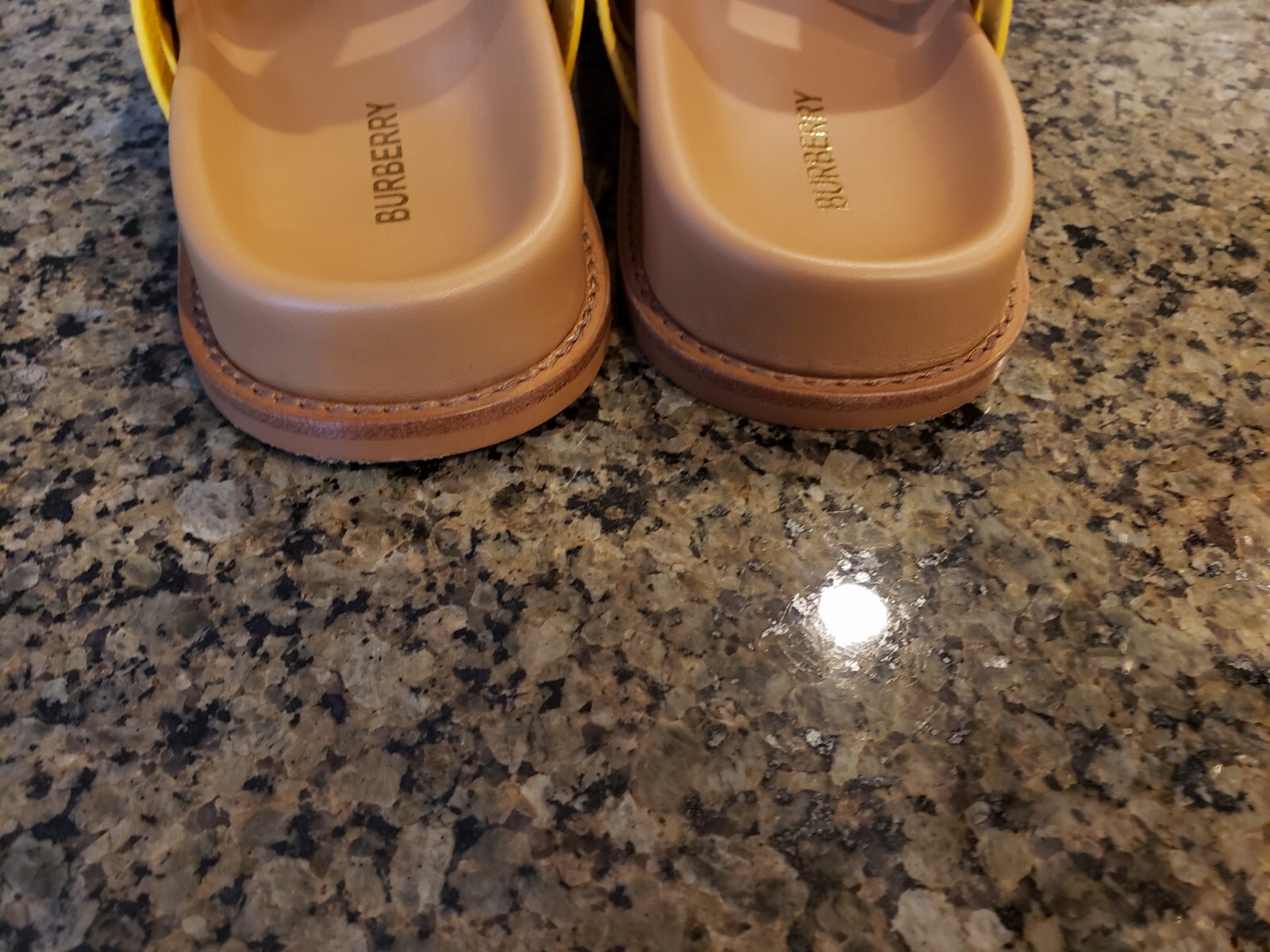 PANTOFOLA D’ORO Sandali Burberry Thelma 37 (giallo marrone beige) prezzo al pubblico consigliato $790