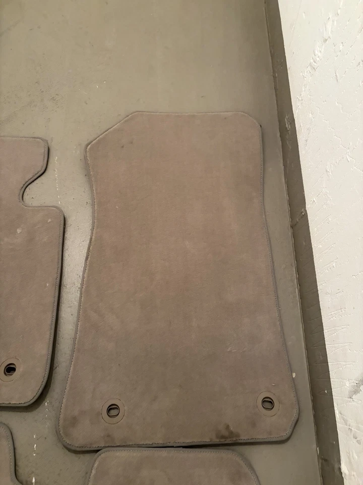 BMW E31 Fußmatten beige Pergament 51479059305 - Bild 2 von 4