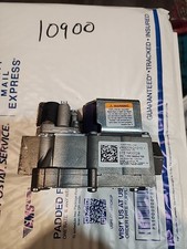 Honeywell VR9205Q1010 Furnace Two 2 Stage Gas Valve 24V 0151M00014 USED