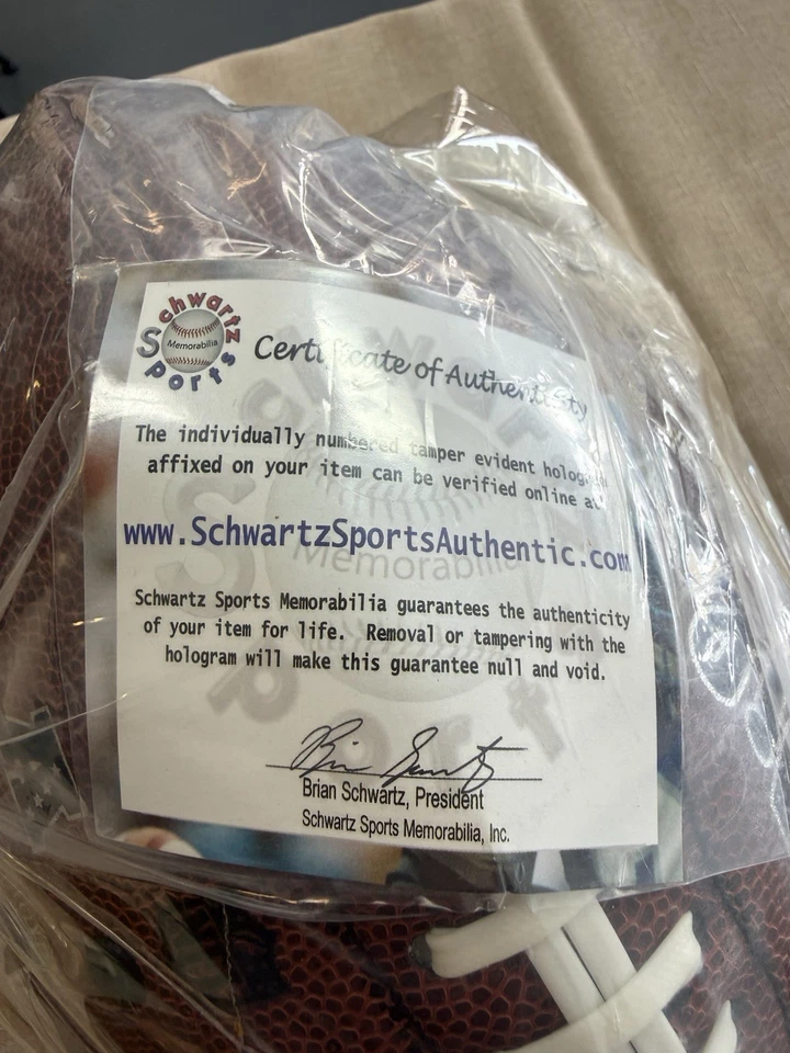 Футбольный мяч Schwartz Sports с автографом Донована Макнабба Wilson Limited сертификат подлинности - Изображение 3 из 4