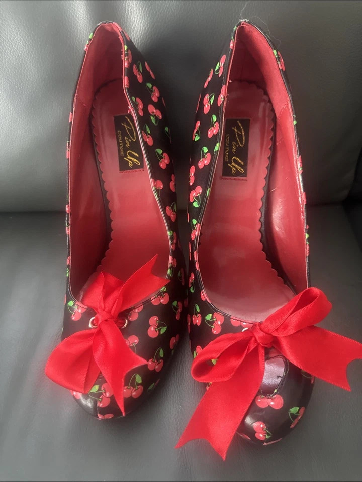 Pin Up Couture Pumps High Heels Black And Cherry Red Bow Cutiepie Uk6 Us9 EUC — 第 2/4 张图片