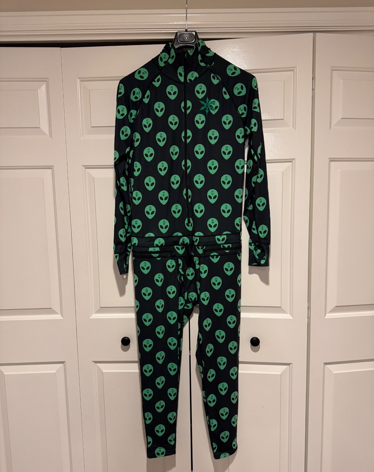 Picture 1 of 4