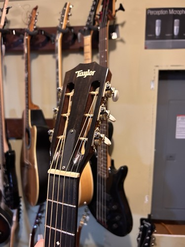 Taylor 510e V Braced 2016 Electric Acoustic Guitar With Hard Shell Case - Picture 20 of 24