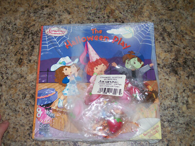 Vintage Strawberry Shortcake THE HALLOWEEN PLAY Book 2005 Pack W/ 4 figures NEW