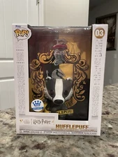 Funko POP! Art Covers Hufflepuff House Mascot #03 Harry Potter In Hand