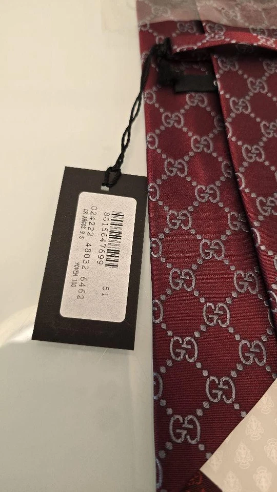 Corbata Gucci Cuello Nueva y Sin Usar Oro Rojo Cuadros GG 100% Seda Sin Usar Como Nueva Regalo Envío Gratis Foto 4 de 4