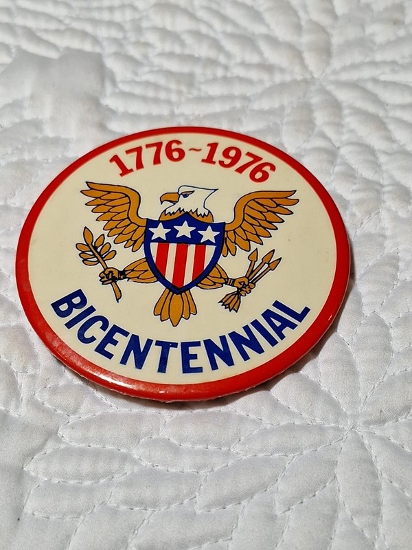 Bicentennial 1776-1976 Pinback Button w/eagle 1.75" Military USA