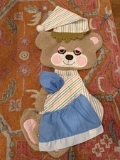 SLEEPY TEDDY BEAR PLUSH Judi-s Beddy Bye 1982 Pajama Baby Nursery Wall Hanging