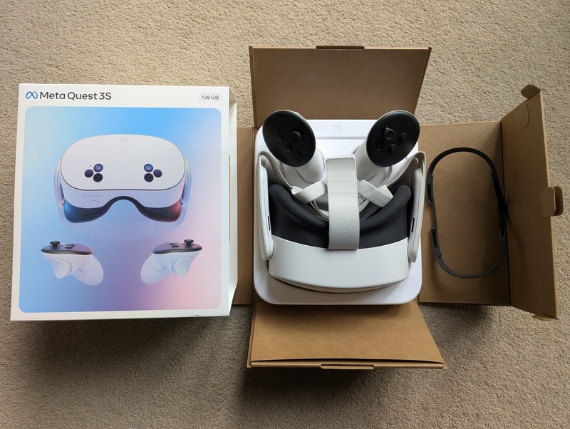 Meta Quest 3S 128GB VR/Mixed Reality Headset - Boxed
