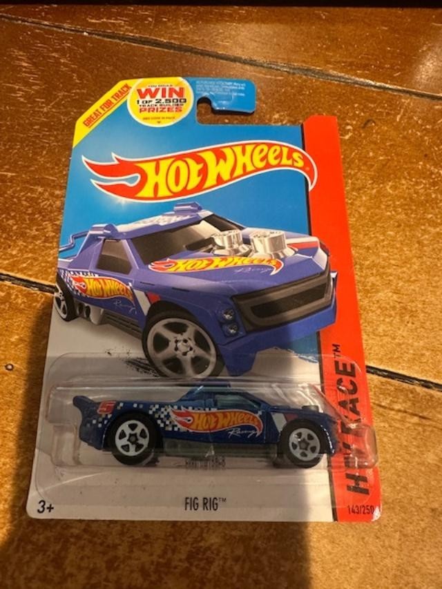 2014 Hot Wheels HW Race Fig Rig #143 Blue