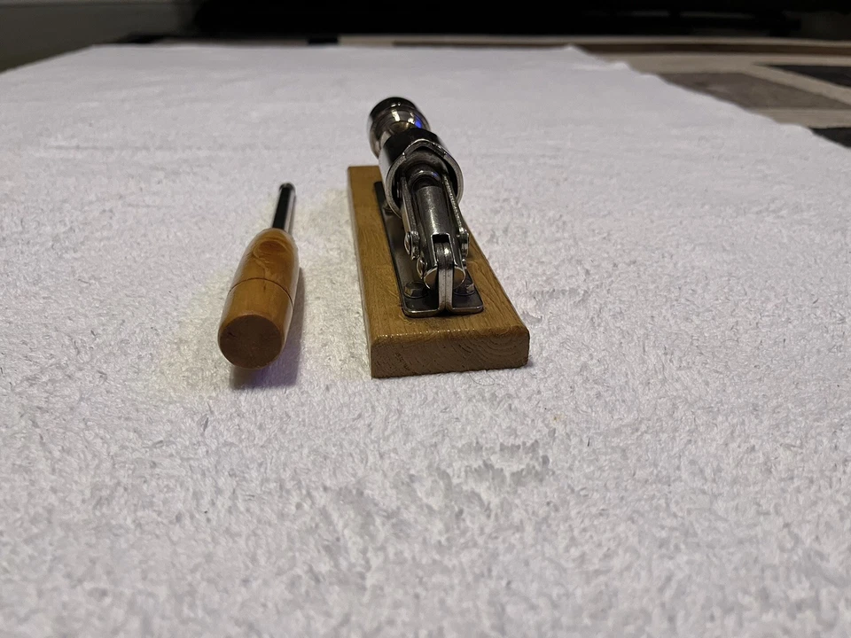 New in Box Vintage Duke's Easy Pecan and Nut Cracker Model 0100 Nutcracker - Image 2 of 4