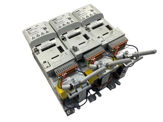 3x LENZE Frequenzumrichter i550 Typ: I55AE175F1AV10001S 2.4/2.1A 0.75kW / 1HP