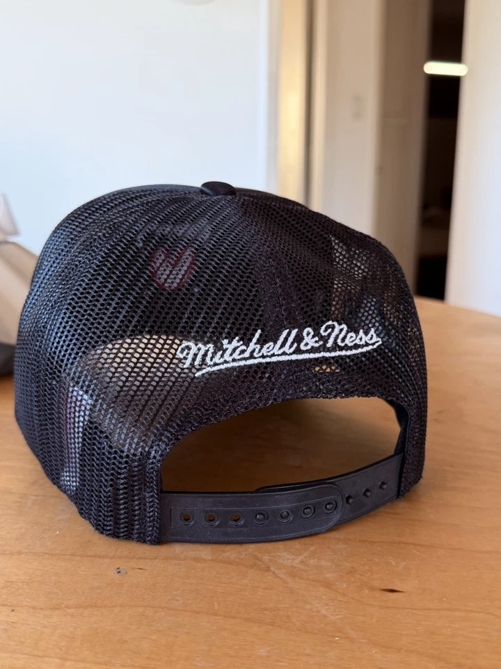 Sombrero de camionero Mitchell & Ness SnapBack Timberwolves negro Foto 4 de 4