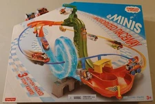 Fisher-Price Thomas & Friends Mini's Motorized Raceway w/ 2 Exclusive Mini's-NIB