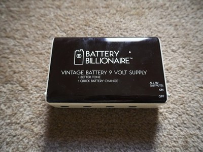 (USED) Danelectro battery billionaire pedal power supply (No batteries included)
