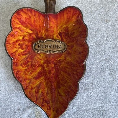 Vintage 1969 Treasure Craft USA Florida Leaf Dish