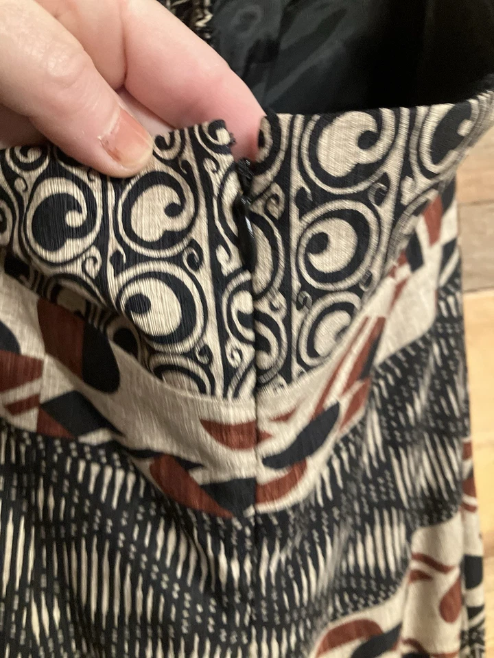 Vestido estilo halter Muse Y2k por encima de la rodilla talla 2 marrón negro estampado Foto 3 de 4