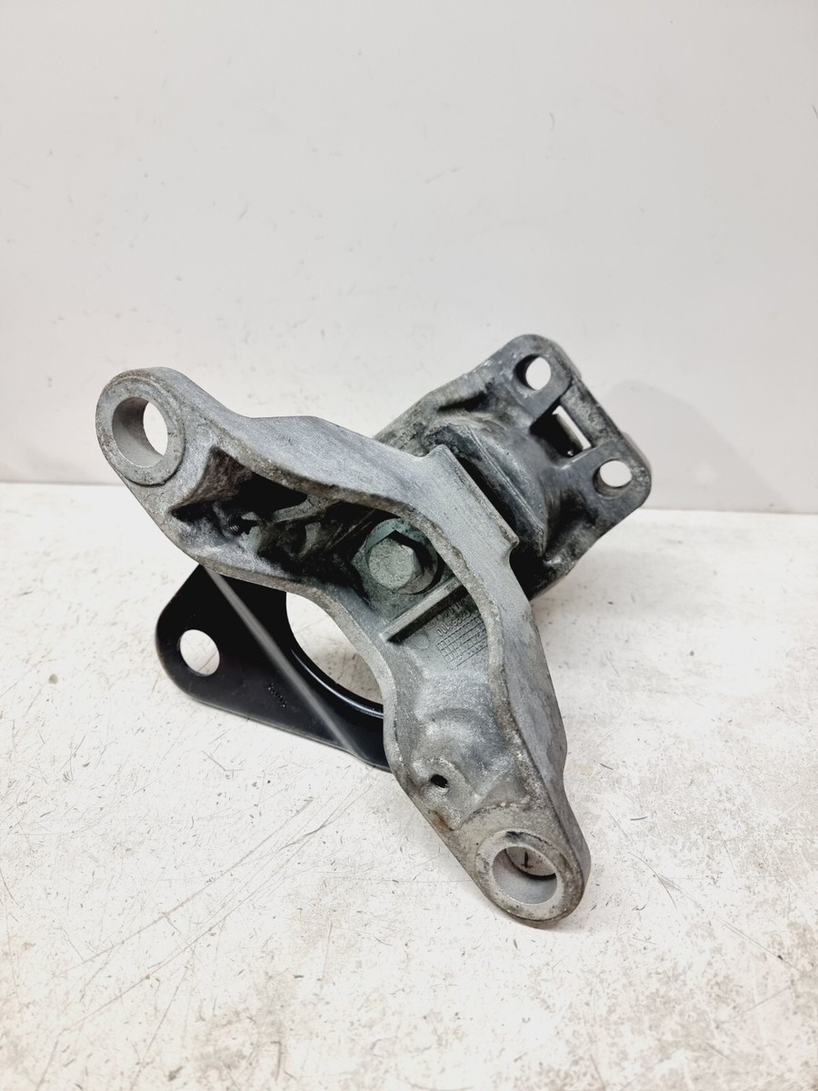 2009-2016 VOLVO S60 V60 V70 D4162T ENGINE MOUNT PAD RIGHT 31304038