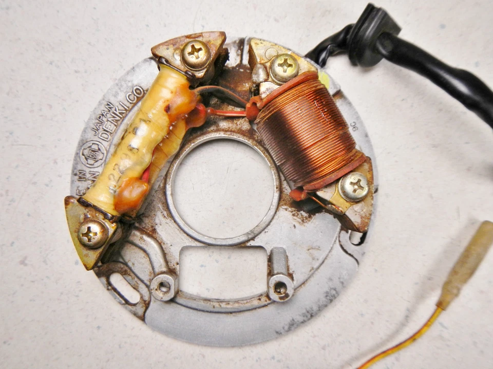 79 SUZUKI DS185 STATOR ALTERNATOR GENERATOR - Image 3 of 4